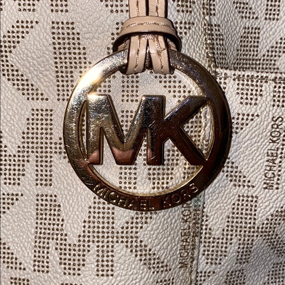 Michael Kors Jet Set Signature Tote Bag - Picture 2 of 8